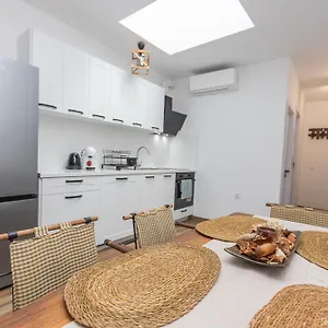 https://the-central-house-2.sunnybeach-hotels.org